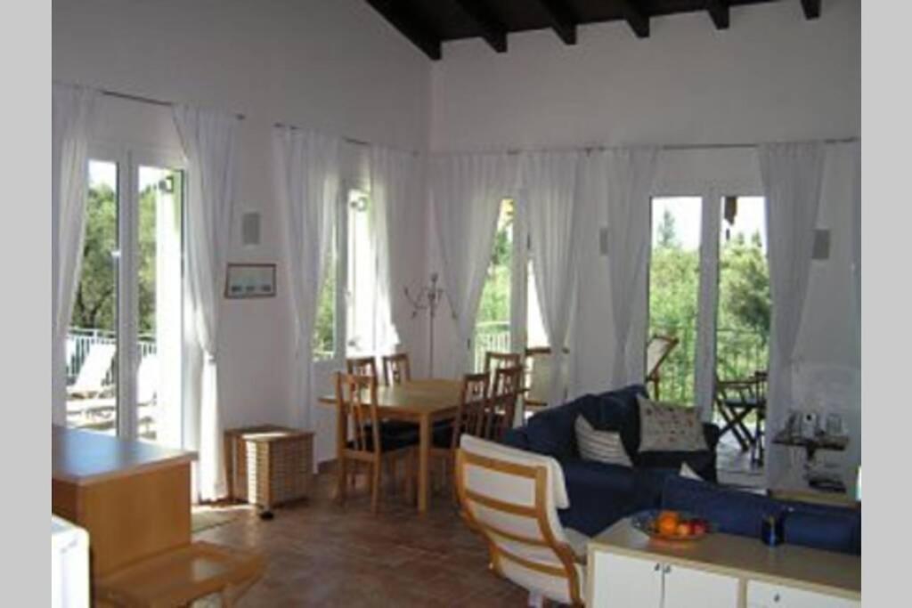 Gastouri Villa Pascalia With Heated Pool In October And Views Ahílio Kültér fotó